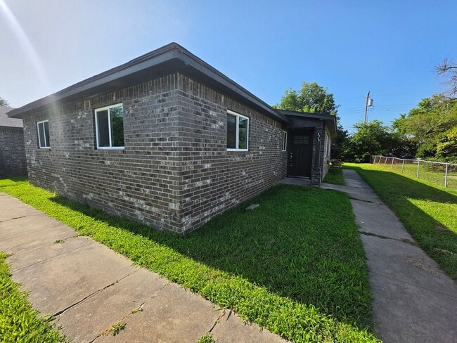 Building Photo - 1115 E Parker St Unit 1113 East Parker Street
