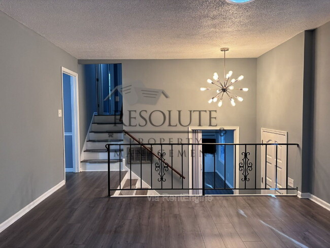 Photo - 1200 Brucemont Dr