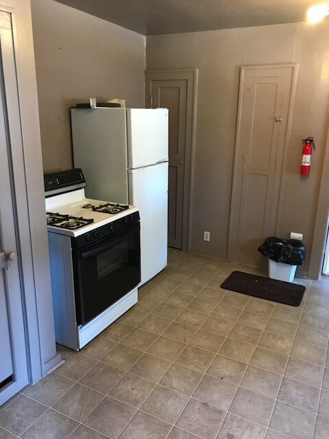 Photo - 408 W Luckey St