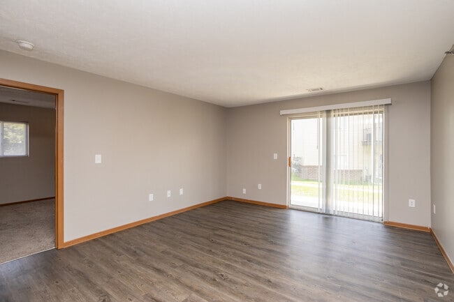 2BR, 2BA - 1,102SF - Living Room