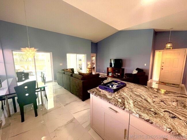 2660 Neaton Ct