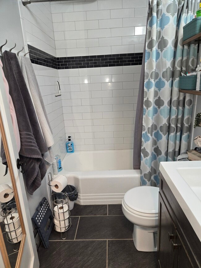 Photo - 1160 NE Lake St