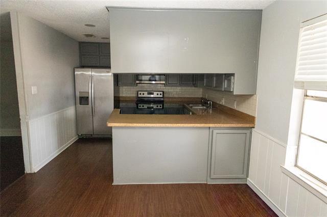 Photo - 6919 W Cleburne Rd
