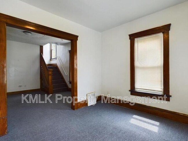Photo - 695 Kling St