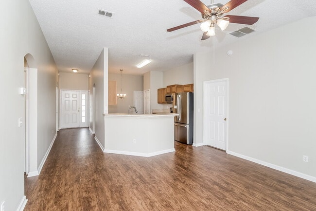 Photo - 1436 Seawolf Trail N