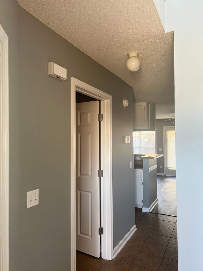 Photo - 105 Wakefield Way