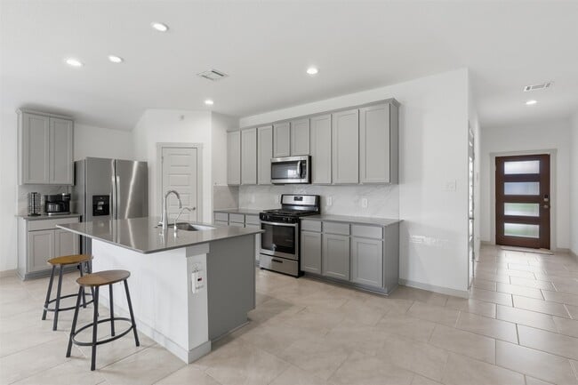 Building Photo - 19039 Drayton Vlg Trce