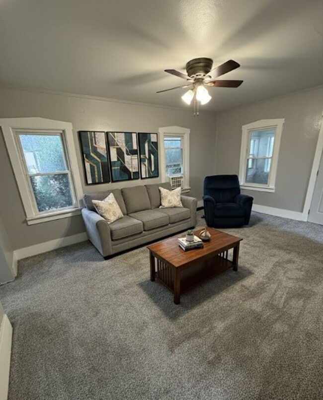 Building Photo - Charming 2-Bed, 1-Bath Single-Family Home ...