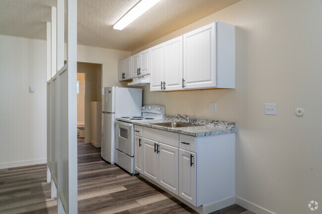 1BR, 1BA, - 700SF - Kitchen - Halsey Street Arms Apartments