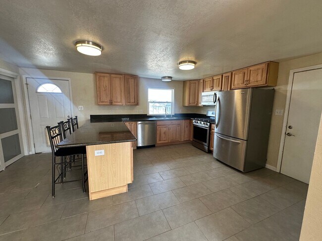 Photo - 10725 Santa Fe Rd