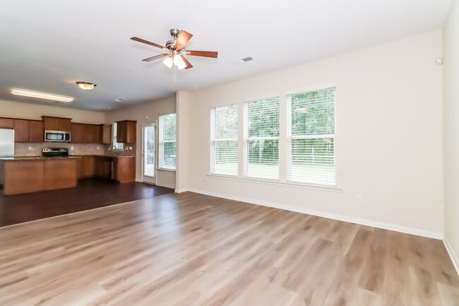 Photo - 430 Darbys Run Ct