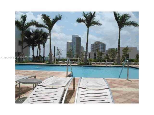 Photo - 41 SE 5th St Unidad 915