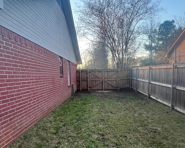 Photo - 1102 Dierks St