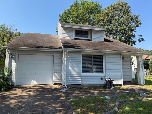 Building Photo - 1605 Hathern Ct
