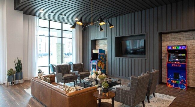 Photo - Downtown Dwellings: Where Convenience Meet... Unidad C2-5714