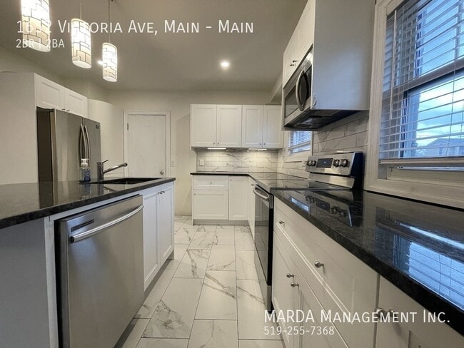 Photo - BEAUTIFULLY RENOVATED 2 BED / 2 BATH MAIN! + HYDRO & GAS Unité Main