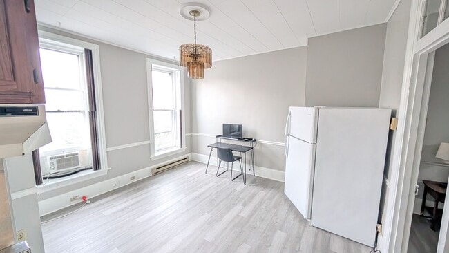 Photo - 268 Briggs St Unit Apt 3