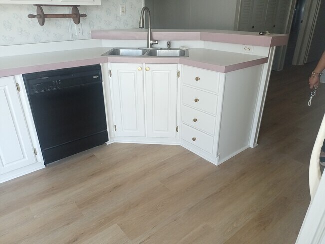 Photo - 841 W Colonial Cir