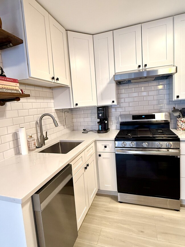 Photo - 850 N Dewitt Pl Unit 7F