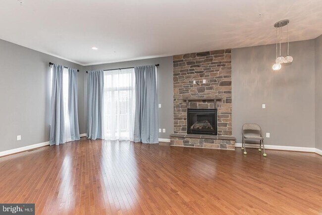 Photo - 9833 Garden Ranges