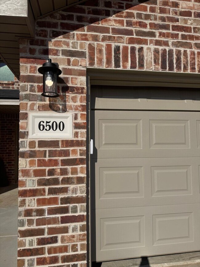 Brand New Construction 3/2/2 House House Rental in Timbercreek Canyon