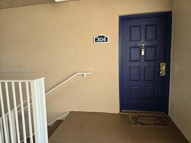 Photo - 10420 SW 158th Ct Unidad 304