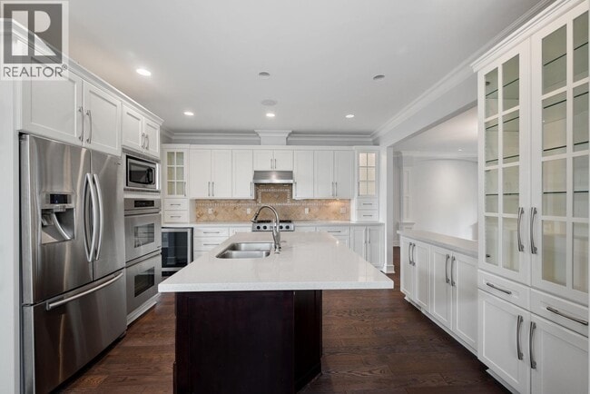 Photo - 2185 Lawson Ave