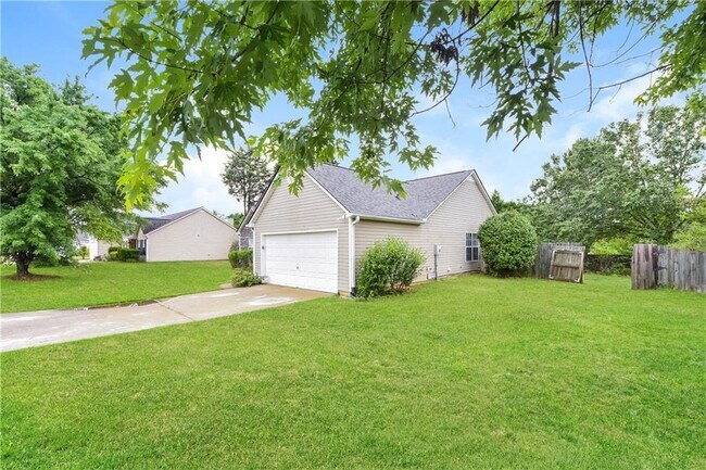Photo - 1525 Julianna Dr