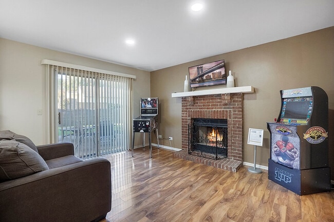 Photo - 2323 Woodview Ln Unidad SI ID1285057P