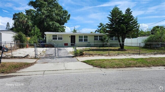 Building Photo - 4014 W Mango Ave Rental