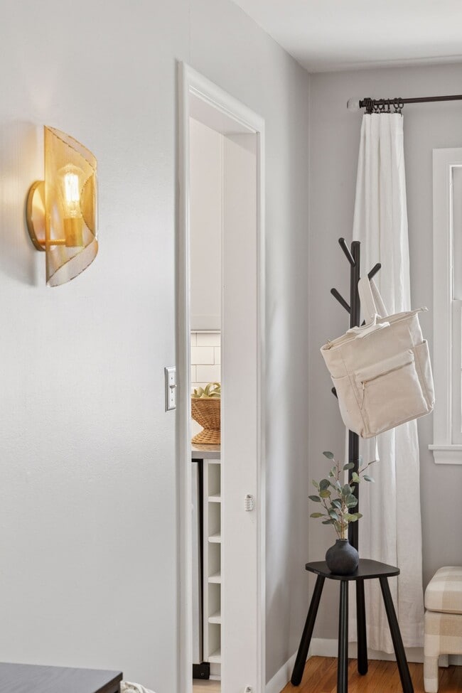 Building Photo - 2560 Pennsylvania Ave S