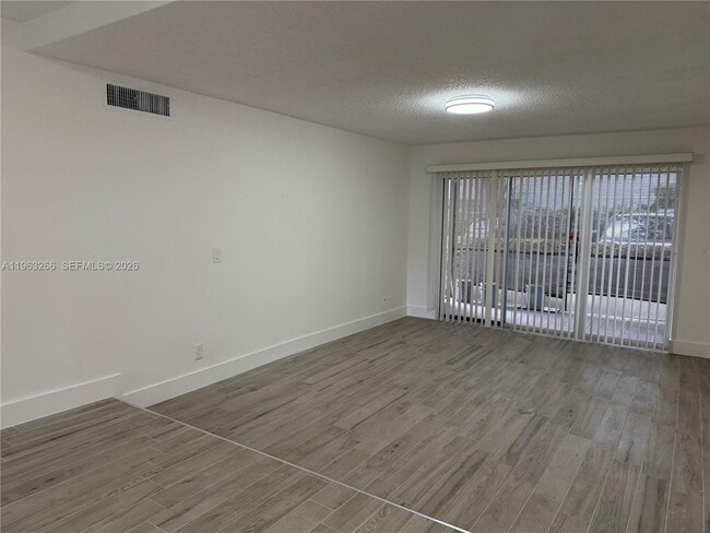 Photo - 2700 Coral Springs Dr Unidad 101