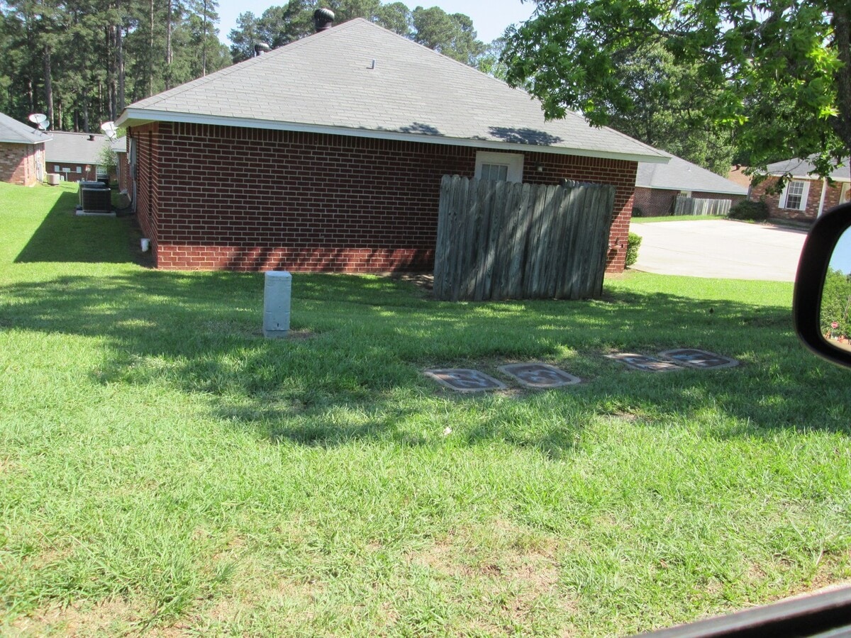 Photo - 1114 Sybil Dr House