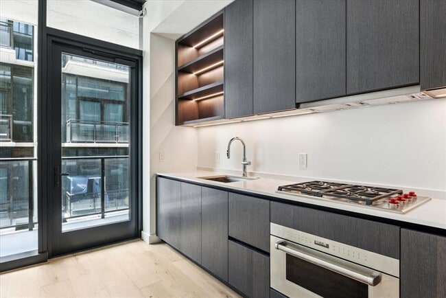 Photo - 610 Davis St Condo Unit 2906