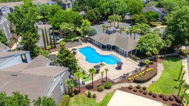 Building Photo - The Oasis at 1800 Rental