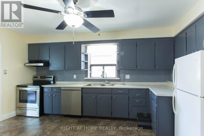 Photo - 30 Northampton Dr