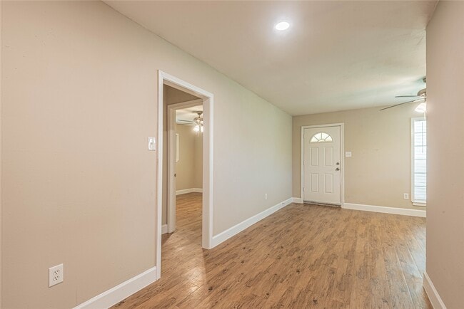 Photo - 128 N Washington St