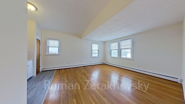 Photo - 180 N Beacon St Unidad 24A Rental