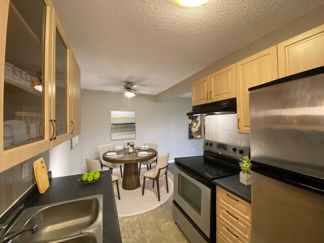 Photo - King's Court