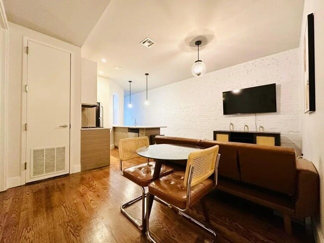 Photo - Furnished room/NOT APARTMENT Unit 8