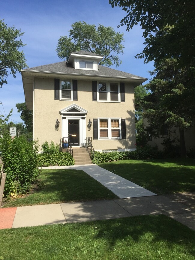 Building Photo - 2519 Ashland Ave Unit 2