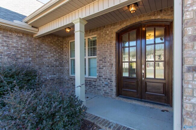 Photo - 2121 S Meadows Dr