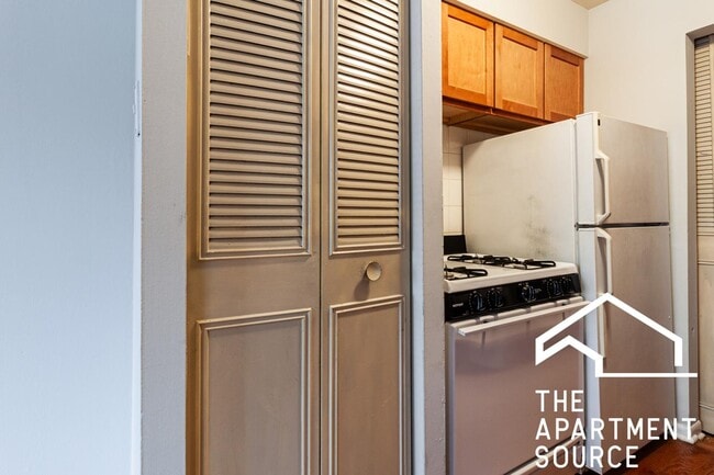 Photo - 512 W Briar Pl Unit 2