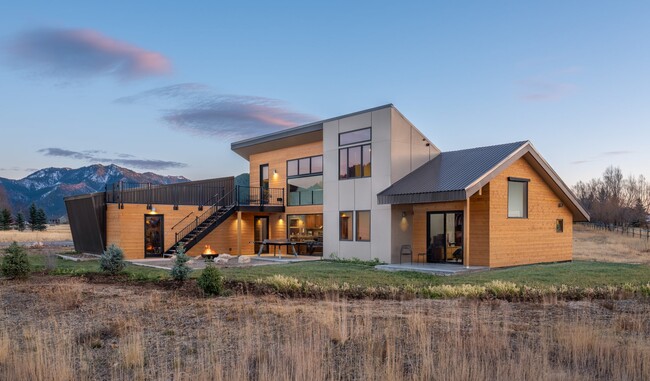 356 Columbine St Unidad House