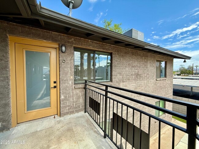 Building Photo - 4119 N 11th Ave Unit 6