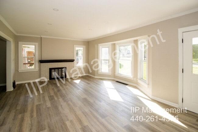 Photo - 29396 Detroit Rd