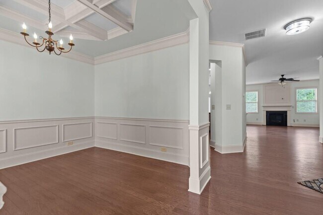 Photo - 5155 Roseman Trail
