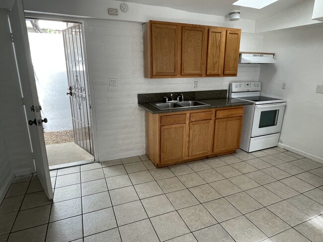 Photo - 1322 W Saint Marys Rd House