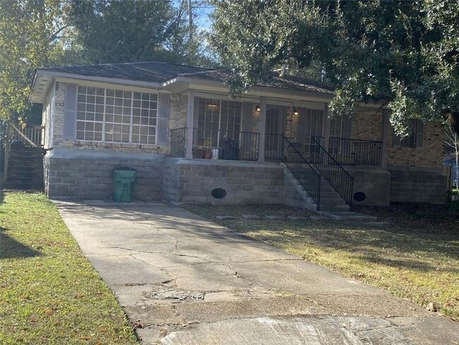 Building Photo - 1361 Westlawn Dr