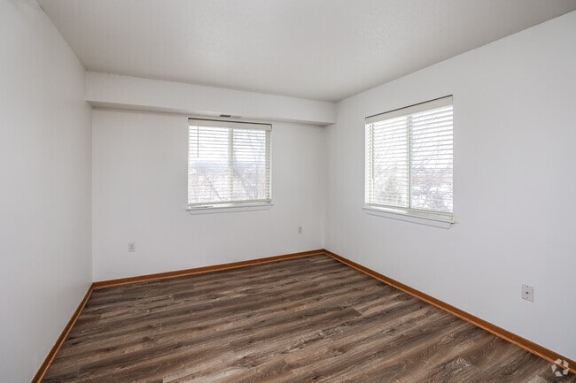 2BR, 2BA - The Willow/1,004 SF - Windsor Pointe